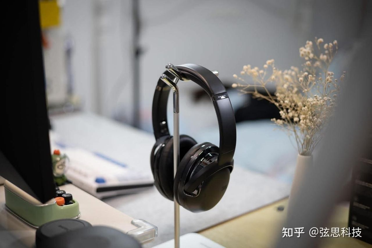 JBL TOUR ONE M2